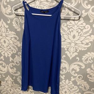 XL Tank Lot (4 items)